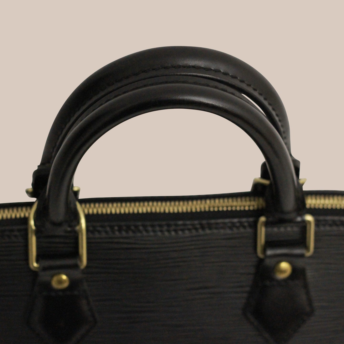 Louis Vuitton Alma MM Epi