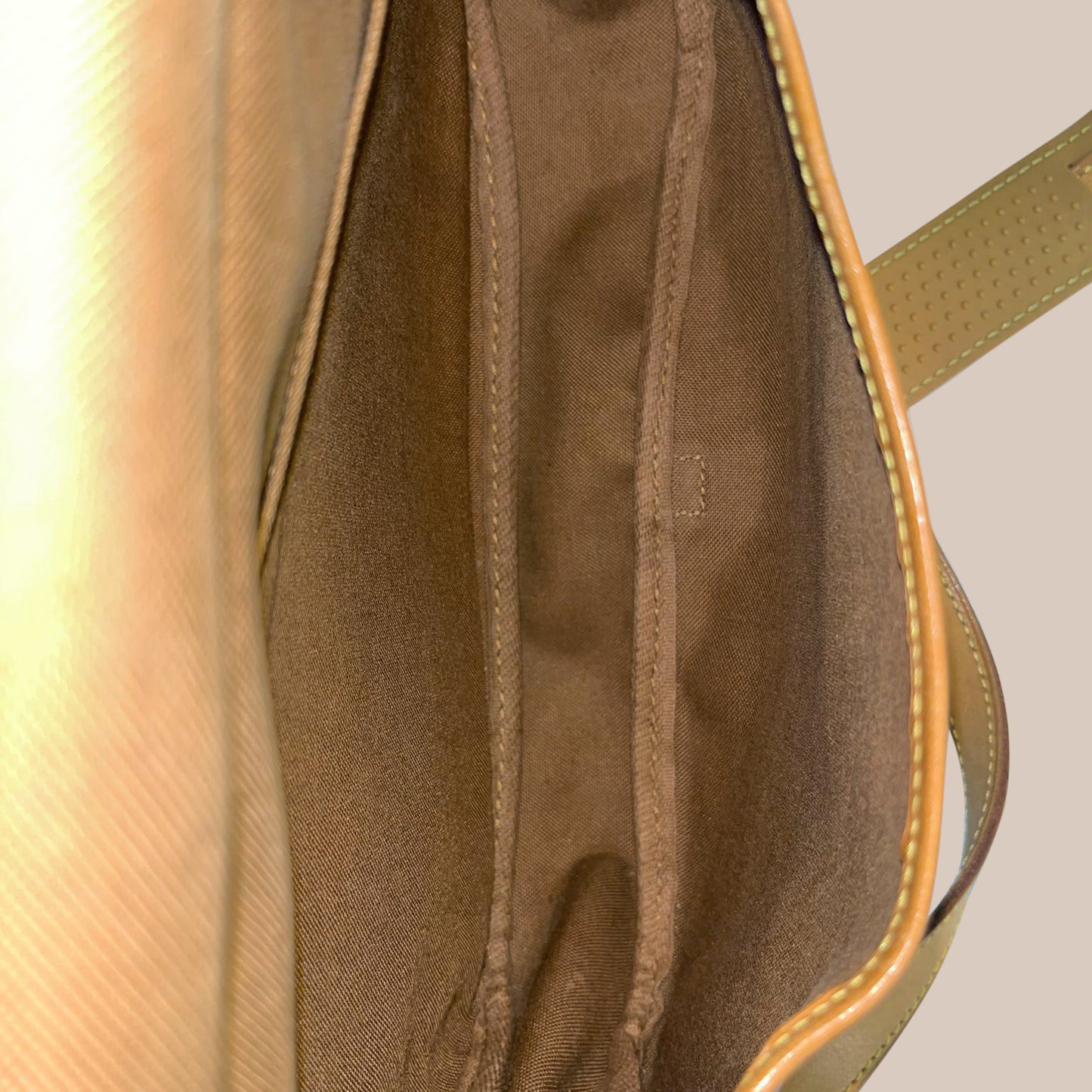 Louis Vuitton Saumur 30